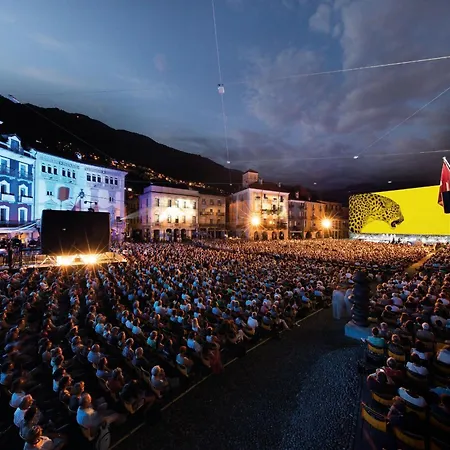 Relax Camelia * 로카르노