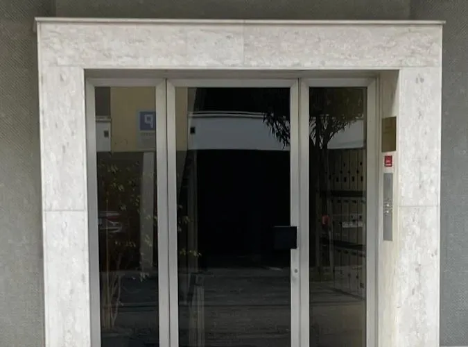 Relax Camelia 로카르노